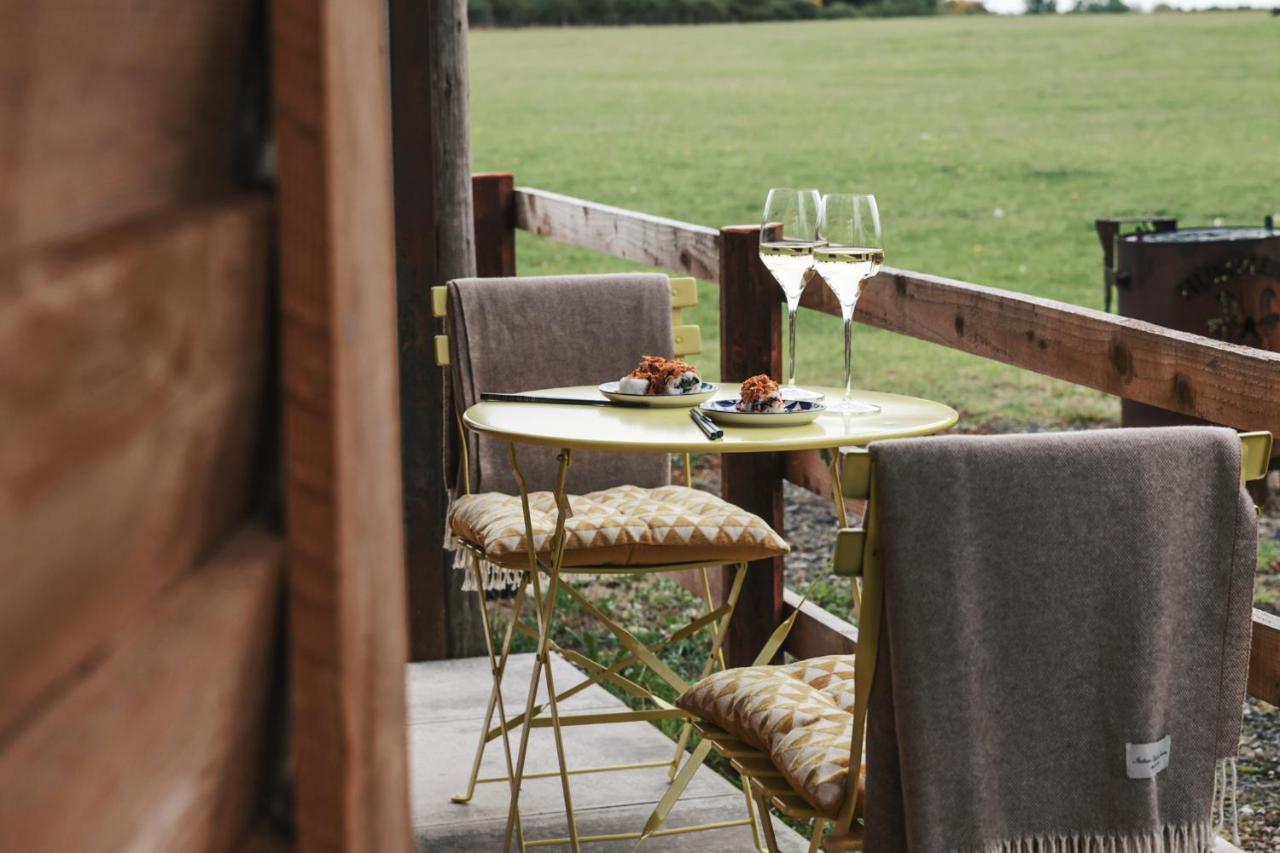 The Treehouse At Humblebee Hall Вустер Экстерьер фото